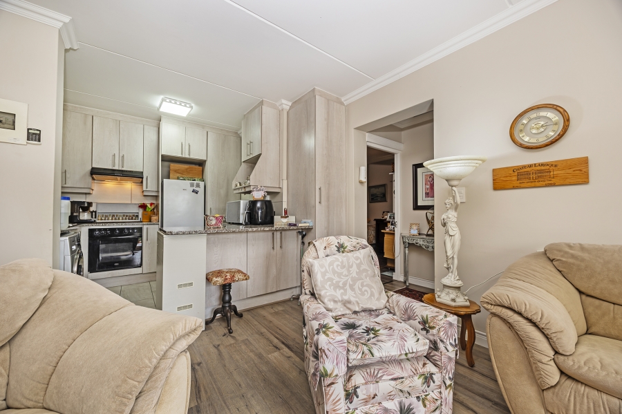 2 Bedroom Property for Sale in Sonkring Western Cape